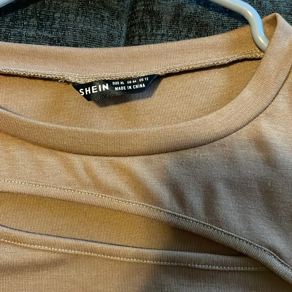 Cropped Top - Picture 2 of 2